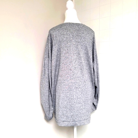 Oversized Grey Top - Picture 3 of 9